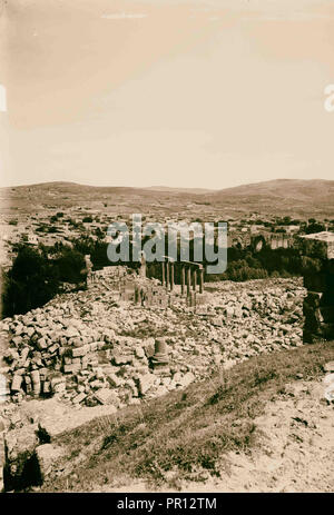 A est del Giordano e il Mar Morto. Le rovine della chiesa [Jerash]. La fotografia mostra il Propylaea Chiesa, Jerash, Giordania. 1900 Foto Stock