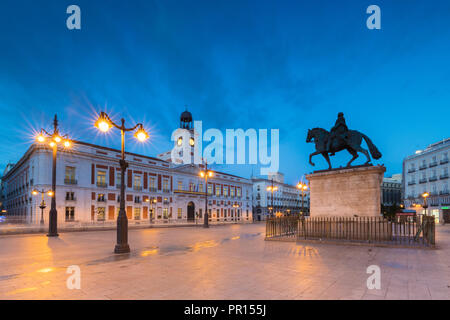 Real Casa de Correos, (Royal Casa dell'ufficio postale), Plaza de la Puerta del Sol di Madrid, Spagna, Europa Foto Stock