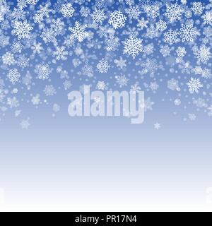 Vettore di fiocchi di neve caduta sul blu gradiente dello sfondo Illustrazione Vettoriale