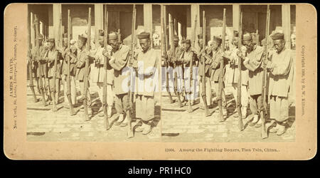 Tien Tsin, Cina, tra i combattimenti boxer, Tien Tsin, Cina, Davis, James M., Kilburn, B. W., Benjamin West, 1827-1909 Foto Stock