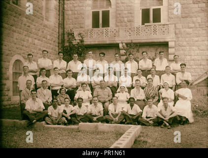 Gruppo di Leigh Ward nel XVI General Hospital. 1944, Medio Oriente, Israele e/o la Palestina Foto Stock