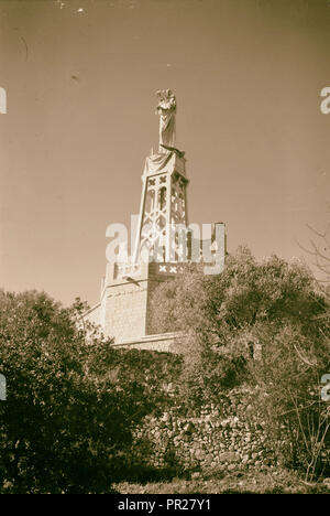 Chiesa dell'Apparizione a Deir el-Azhar ad Abu Ghosh. Statua della Virign & Bambino Gesù, vicino. 1941, Israele, Abu Ghaush Foto Stock