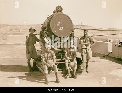 Disturbi della Palestina 1936. Il Royal Engineers faro di ricerca, montato sul collegio araba, a sud di Gerusalemme. 1936, Gerusalemme Foto Stock