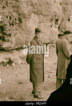 Il principe ereditario di Svezia. Fotografia mostra Gustaf Adolf, principe ereditario di Svezia probabilmente a Petra, Giordania. 1925, Giordania, Petra Foto Stock