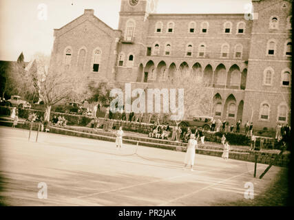 Università americana di Beirut, (A.U.B.). Campi da tennis. College Hall in background. 1920, Libano, Beirut Foto Stock