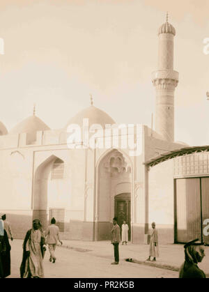 L'Iraq. (Mesopotamia). Baghdad. Viste, scene di strada e tipi. Il Serai moschea. 1932, l'Iraq, a Baghdad Foto Stock