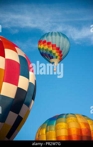 Palloncini arcobaleno Foto Stock