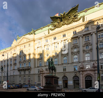 Wien, Vienna: ex Kriegsministerium (ministero della guerra), oggi Regierungsgebäude (palazzo del governo), Monumento a maresciallo di campo Radetzky, 01. Città vecchia Foto Stock