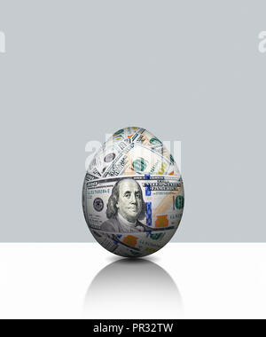 Valuta globale, uova fatte da US $ 100 Hundred Dollar Foto Stock
