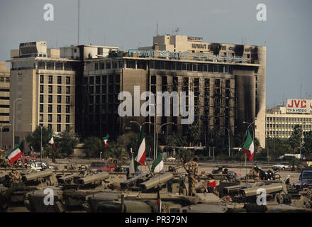 L'hotel Sheraton Kuwait City durante i primi giorni della liberazione durante la prima guerra del Golfo fotografia di Dennis Brack bb24 Foto Stock