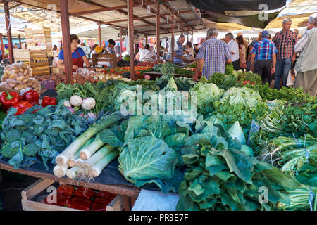 Lisbona, Portogallo - Luglio 02, 2016: il mercato locale in Seixal. Lisbona. Portogallo Foto Stock