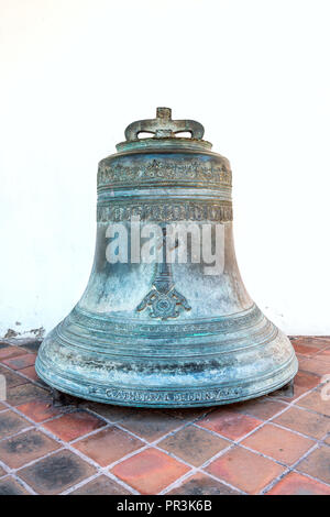 In Olinda, Pernambuco, Brasile - LUG 2018: Campana in Cattedrale Alto da sé, fondata nel 1537 Foto Stock