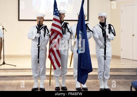 NAS Key West Chief Petty Officer Selectees tenuto un 9/11 ricordo cerimonia al Parco Sigsbee dotate di una sequenza temporale degli avvenimenti della giornata e di un discorso di Comandante Capt. Bobby Baker. Foto Stock