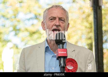 Redditch, UIK. Il 29 settembre 2018. Leader laburista Jeremy Corbyn parlando a Redditch Worcestershire. Credito: Rob Hadley/Alamy Live News Foto Stock