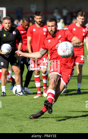 Crawley, Regno Unito. Il 29 settembre 2018. Ollie Palmer di Crawley Town si riscalda durante il cielo EFL scommettere League 2 corrispondenza tra la città di Crawley e Yeovil Town al Checkatrade.com Stadium, Crawley, Inghilterra il 29 settembre 2018. Foto di Ken scintille. Solo uso editoriale, è richiesta una licenza per uso commerciale. Nessun uso in scommesse, giochi o un singolo giocatore/club/league pubblicazioni. Credit: UK Sports Pics Ltd/Alamy Live News Foto Stock