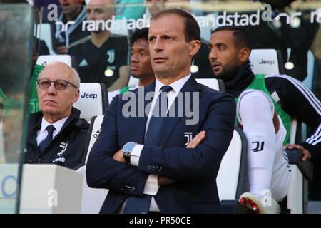 Torino , Piemonte , Italia: 2018-09-29- Campionato italiano di una partita di calcio Juventus - Napoli presso l'Allianz stadium in foto massimiliano allegri (Antonio Balasco) Credito: Antonio Balasco/Alamy Live News Foto Stock