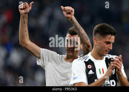 Torino, Italia. Il 29 settembre 2018. Mario Mandzukic della Juventus FC celebrare alla fine della serie di una partita di calcio tra Juventus fc e SSC Napoli. Foto Stock