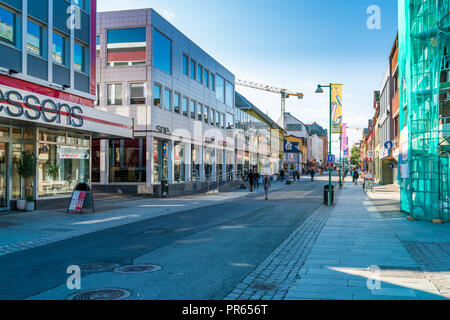 TROMSO, Norvegia, settembre 06, 2018: Street View di Tromso. Situato a 350 chilometri a nord del Circolo Polare Artico è la più grande città del nord della Norvegia e Foto Stock