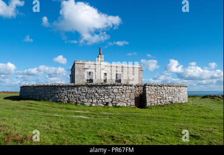 Tibbets è la più remota alloggio su Lundy Island ed era in precedenza un segnale di Admiralty station con imponenti vedute di est e ovest le coste Foto Stock