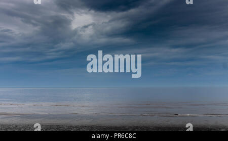 Si affaccia sul mare irlandese da Wirral, Cheshire, Merseyside, Regno Unito Foto Stock