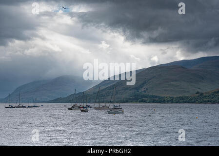 Fort William e Loch Linnhe vedute dell acqua e delle montagne in Scozia Foto Stock