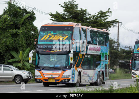 Chiangmai, Tailandia - 4 Settembre 2018: Viaggi in autobus di Kamphon compagnia di trasporto. Foto di road nel centro di Chiangmai, Thailandia. Foto Stock