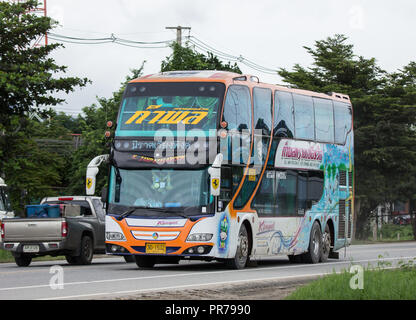 Chiangmai, Tailandia - 4 Settembre 2018: Viaggi in autobus di Kamphon compagnia di trasporto. Foto di road nel centro di Chiangmai, Thailandia. Foto Stock