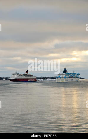 Navi da crociera - Spedizione - porto di Turku - trasporto passeggeri Foto Stock