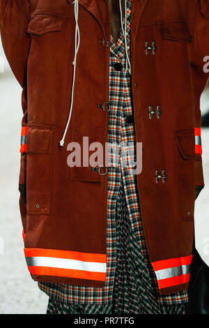 NEW YORK, NY - 13 febbraio: un modello passeggiate sulla pista di Calvin Klein Collezione durante la settimana della moda di New York il 13 febbraio 2018 nella città di New York. Foto Stock