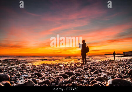 Birling Gap, Eastbourne, East Sussex, Regno Unito..29 settembre 2018.. Colori Gloriosi dal tramonto al tramonto sulla costa sud. . Foto Stock