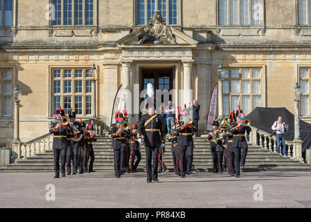 Longleat, Wiltshire, Regno Unito. Il 29 settembre 2018. Le forze armate britanniche intrattenere i visitatori a Longleat, Wiltshire, Regno Unito durante il suo annuale spettacolare militare che ha avuto luogo nel corso del fine settimana del sabato 29 a domenica 30 settembre 2018. Credito: Alison Eckett / Alamy Live News. Foto Stock