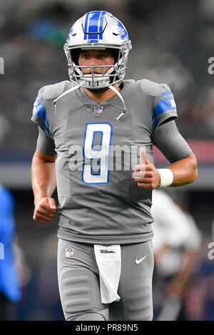 Arlington, Texas, Stati Uniti d'America. Il 30 settembre, 2018. Detroit Lions quarterback Matthew Stafford (9) prima della NFL partita di calcio tra la Detroit Lions e Dallas Cowboys di AT&T Stadium di Arlington, Texas. Shane Roper/Cal Sport Media/Alamy Live News Foto Stock