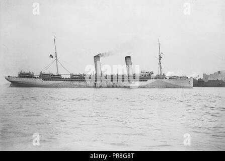 Novembre 1917 - mimetizzata American camicia. Piroscafo San Paolo, mostrando Mackay sistema di camuffamento Foto Stock