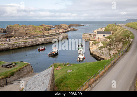 Ballintoy Harbour Foto Stock