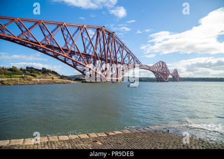 Il Forth Bridge da North Queensferry Fife Scozia. Foto Stock