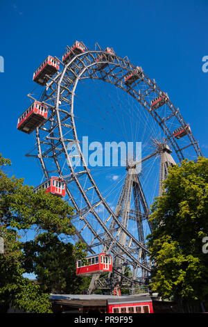 Il Wiener Riesenrad ruota panoramica Ferris e il Prater ,Vienna, Austria, Europa Foto Stock