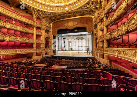 Il Palais Garnier (Opera Garnier) di Parigi, Francia. Esso è stato originariamente chiamato La Salle des Capucines Foto Stock
