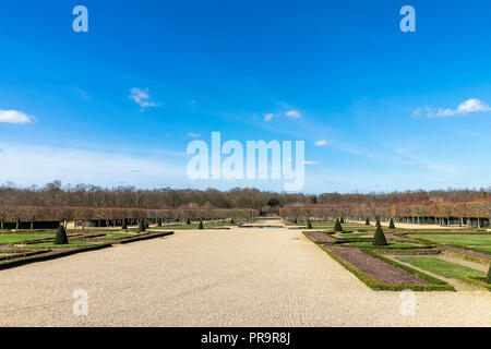 Gardens in autumn in Paris, France Foto Stock