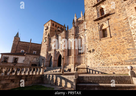 Il Monastero reale di Guadalupe, in Plaza Sta. María de Guadalupe Guadalupe Caceres provincia, Estremadura, Spagna Foto Stock