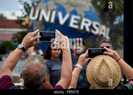 Universal Studios landmark globe all'entrata in Orlando Florida Foto Stock