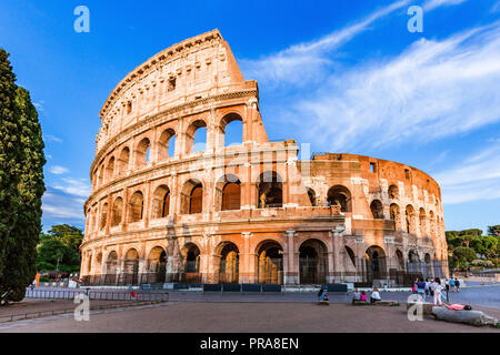 Rome, Italy. The Colosseum or Coliseum at sunset. Foto Stock