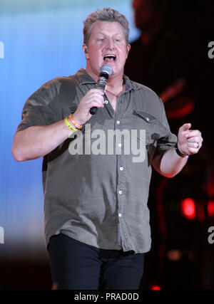 Gary LeVox con Rascal Flatts esegue in concerto presso l'anfiteatro di Cruzan in West Palm Beach, Florida il 13 settembre 2014. Foto Stock