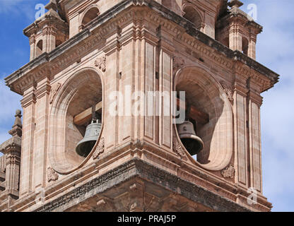 Dettaglio di uno dei due campanili sulla Chiesa della Compagnia di Gesù Foto Stock