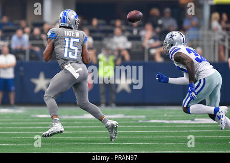 Arlington, Texas, Stati Uniti d'America. Il 30 settembre, 2018. Detroit Lions ricevente larga Golden Tate (15) Si ritiene che le catture di un passaggio durante la prima metà del NFL partita di calcio tra la Detroit Lions e Dallas Cowboys di AT&T Stadium di Arlington, Texas. Shane Roper/Cal Sport Media/Alamy Live News Foto Stock