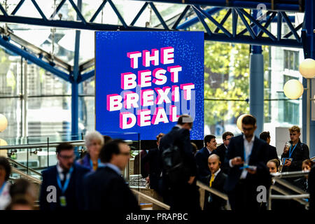 Birmingham, Regno Unito. 30 Settembre, 2018. Atmosfera al congresso del Partito Conservatore di domenica 30 settembre 2018 tenutasi a ICC Birmgingham, Birmingham. Nella foto: Delegati frequentare il giorno 1. Foto di Julie Edwards. Credito: Julie Edwards/Alamy Live News Foto Stock