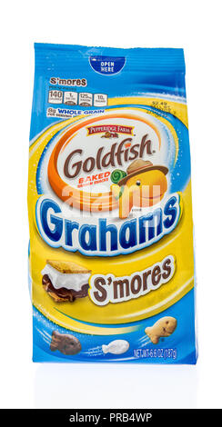 Winneconne, WI - 23 Settembre 2018: un sacco di JGoldfish cotta graham snack in s'more sapore isolato su un background Foto Stock