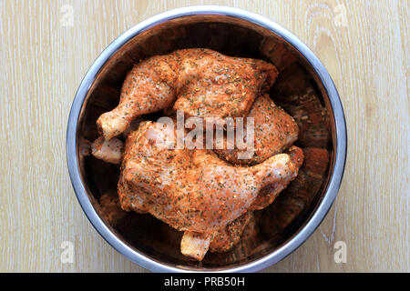 Marinate il pollo del Maryland pronto per essere tostate in forno Foto Stock