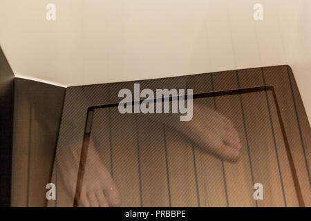 Wally Yachts, scacco matto. Potenza, barca di lusso, dettagli da annuale di Monaco Yacht Show. Miglior design navale dell'anno, legno e fibra di carbonio look. Foto Stock