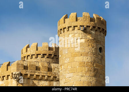 Broadway Tower sulla cima di Broadway Hill, Cotswolds, Inghilterra Foto Stock