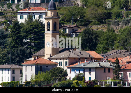 Visualizzare presso la chiesa di San Giorgio a Laglio sul Lago di Como in Italia Foto Stock